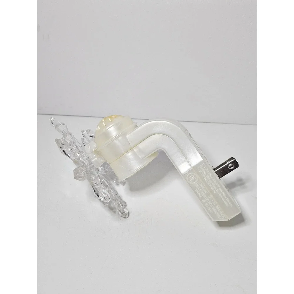 Bath & Body Works Snowflake Wallflower Plug In Nightlight Winter Holiday